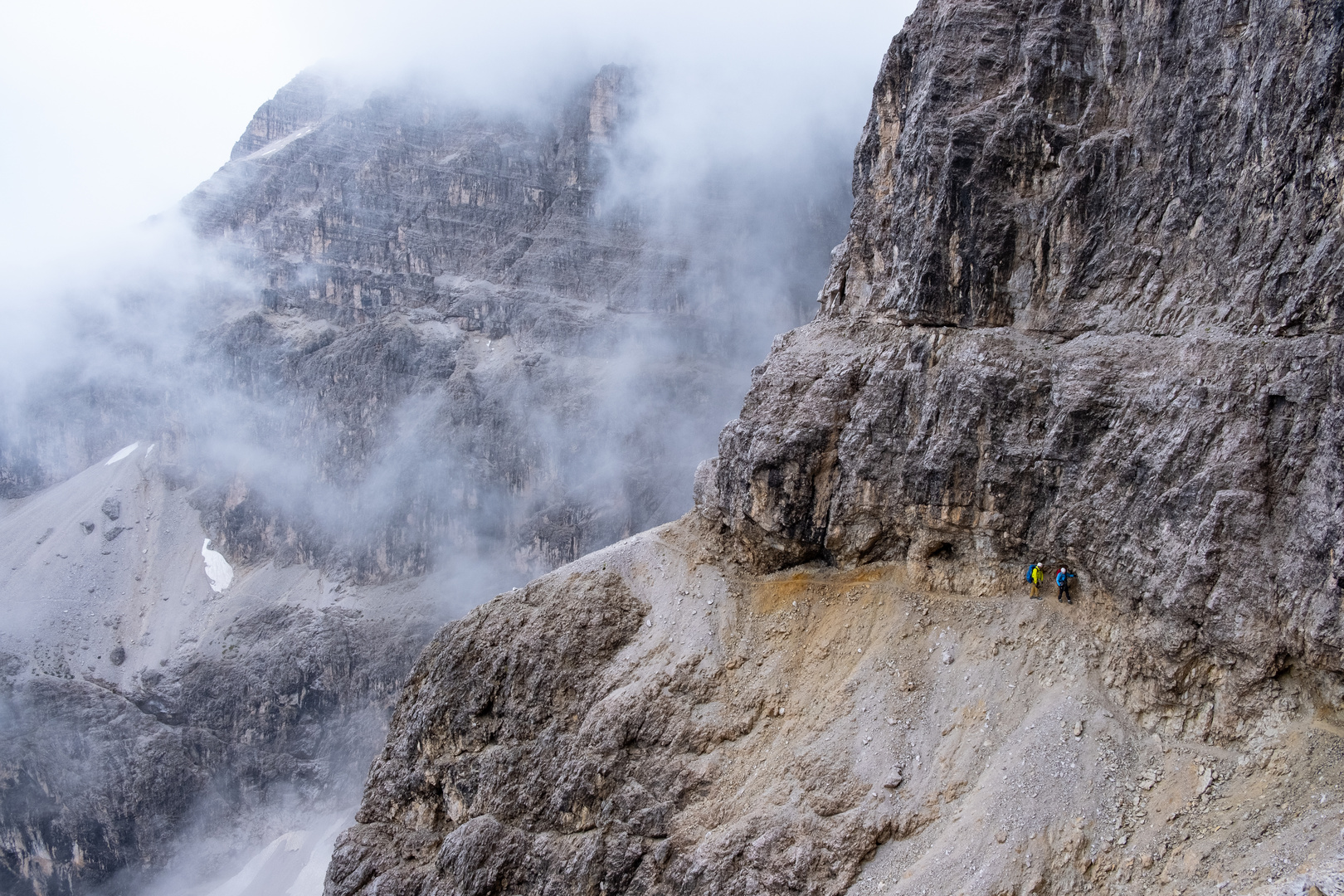 Kleiner Mensch großer Berg