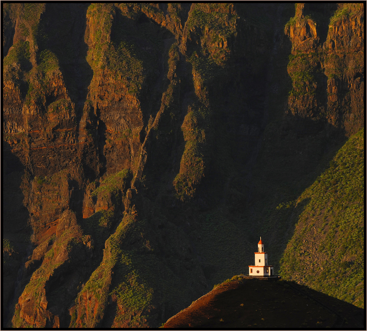 Kleiner Mensch, tritt ein (Glockenturm der Iglesia Nuestra Señora de la Candelaria)