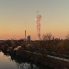 Kleiner Mond am Kohlekraftwerk