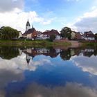 Kleiner Ort am Rande des Weserradwegs