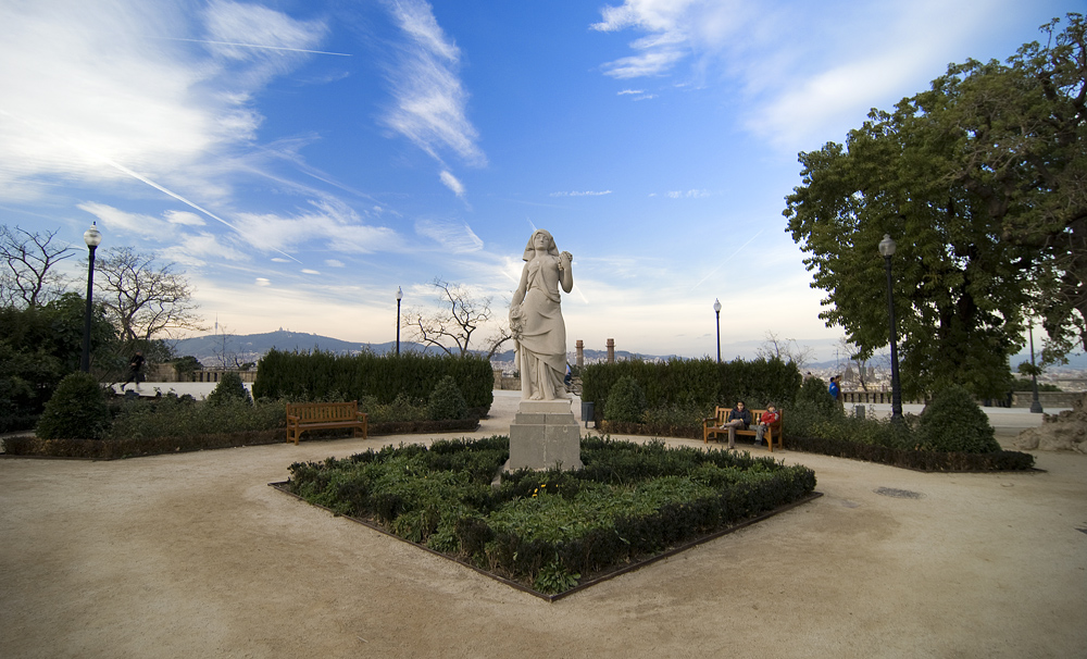 Kleiner Park auf dem Montjuic in Barcelona