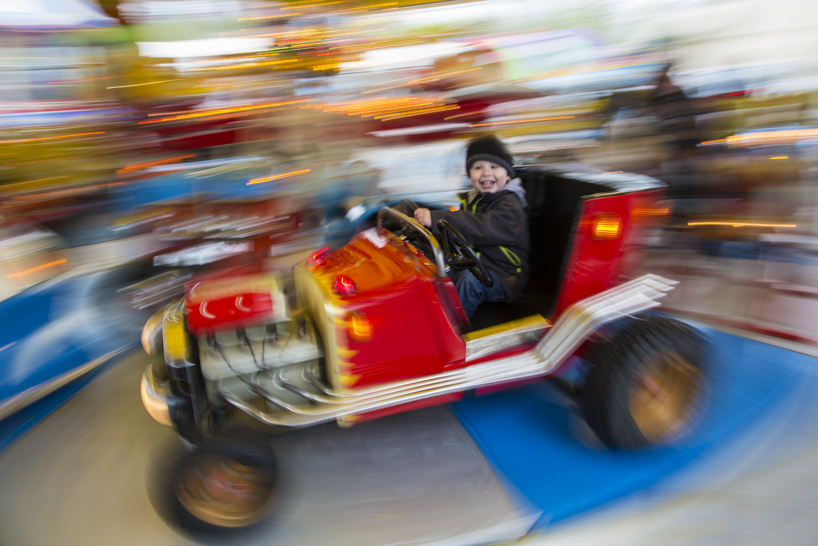 Kleiner Rennfahrer