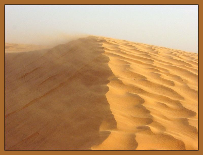 kleiner Sandsturm in der Sahara