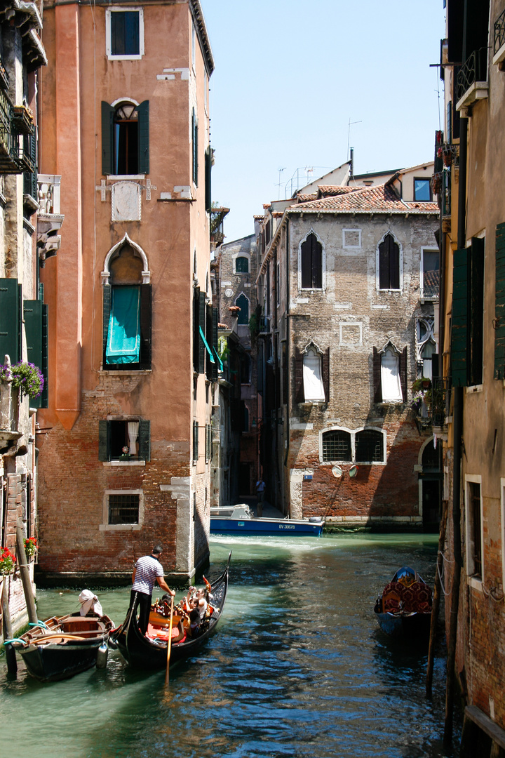 Kleiner Seitenkanal in Venedig