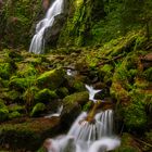 Kleiner und großer Wasserfall