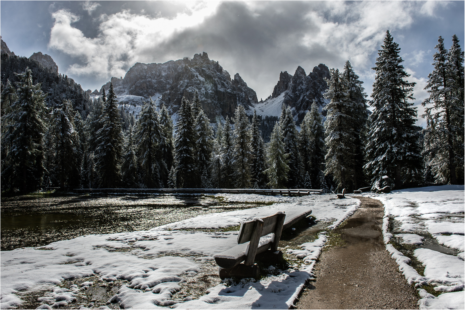 Kleiner Vorgeschmack auf den kommenden Winter / Lago di Antorno