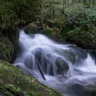 Kleiner Wald-Wasserfall