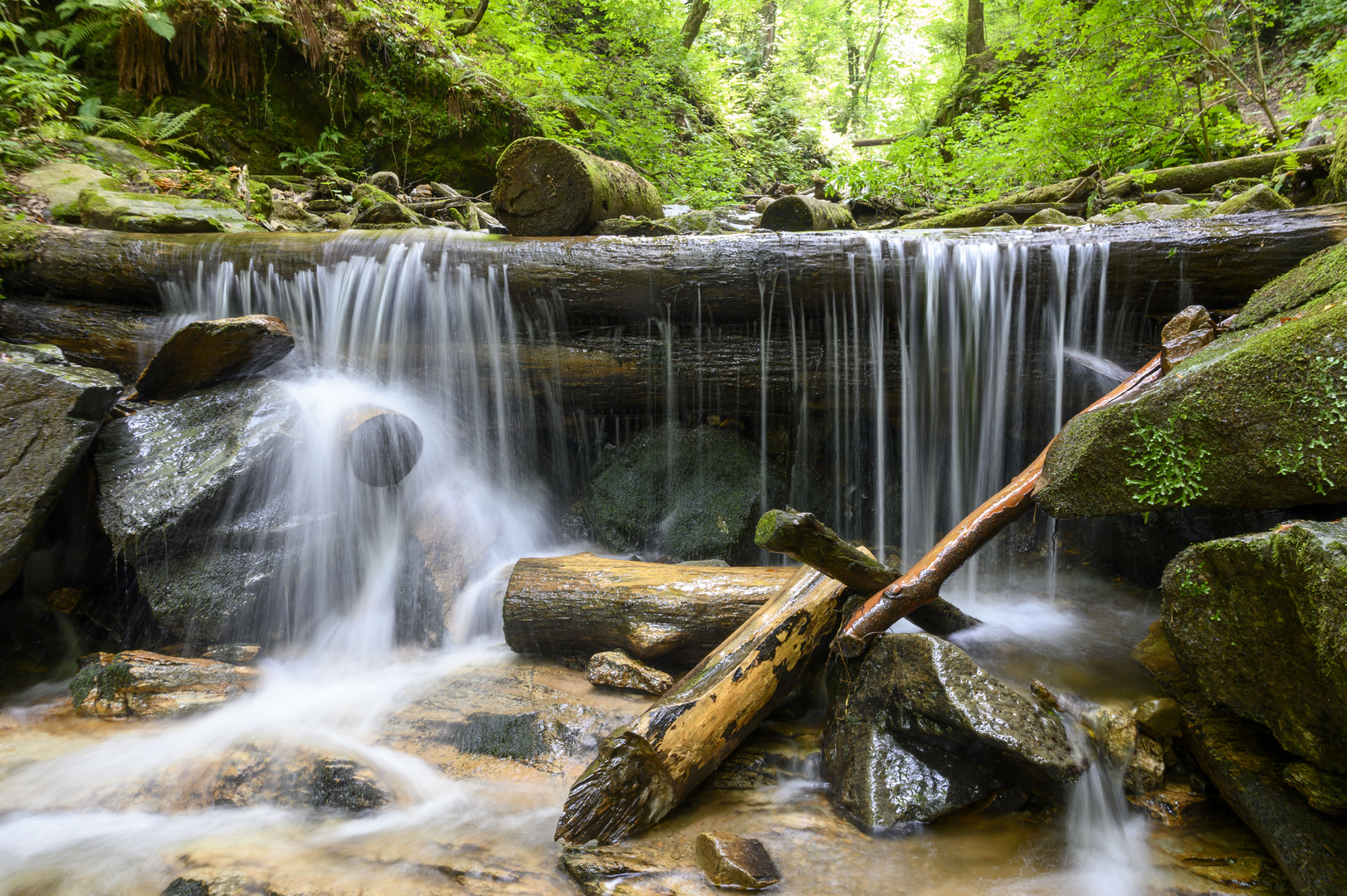 Kleiner Wasserfall