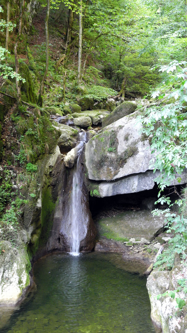 kleiner Wasserfall