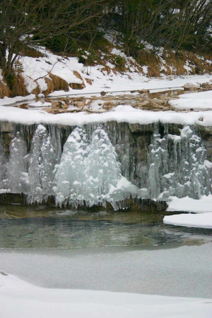 Kleiner Wasserfall