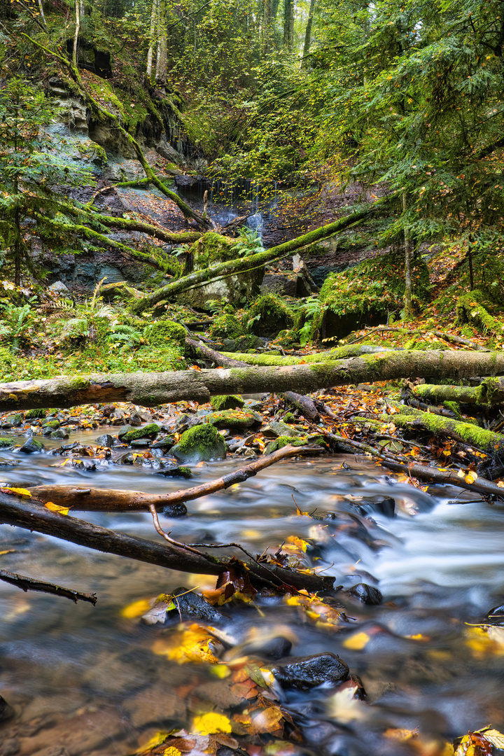 Kleiner Wasserfall