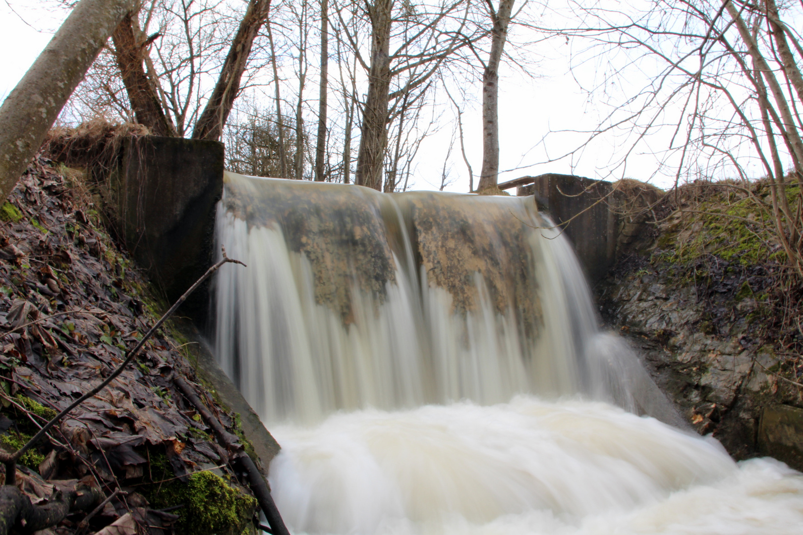 Kleiner Wasserfall