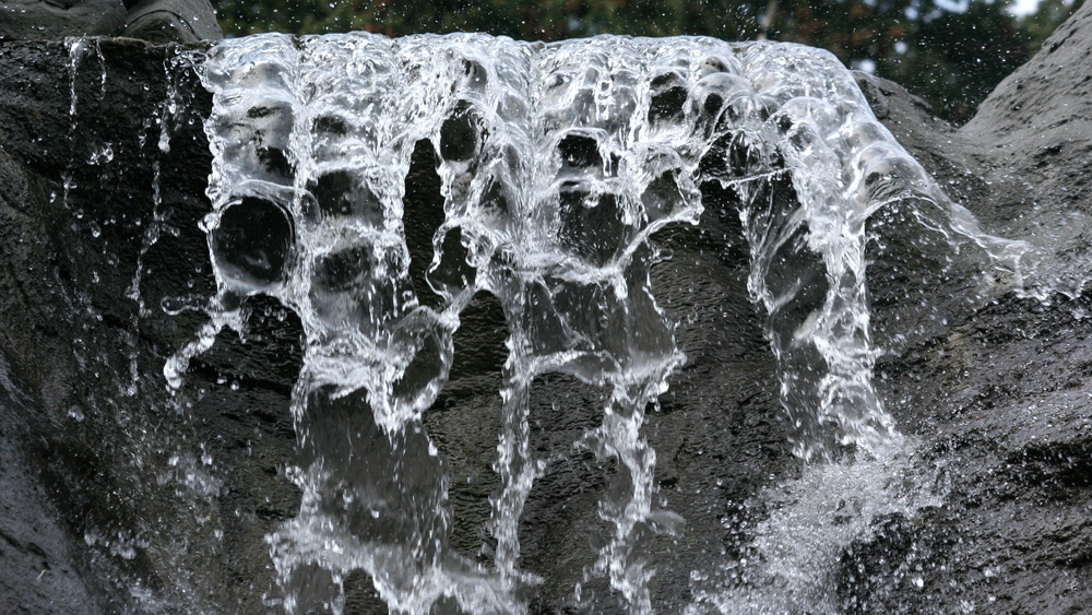 kleiner wasserfall