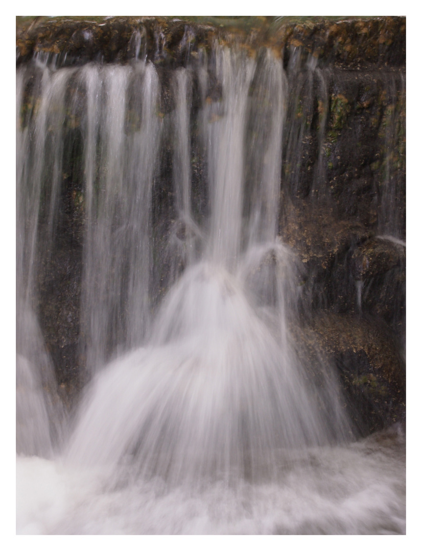 Kleiner Wasserfall