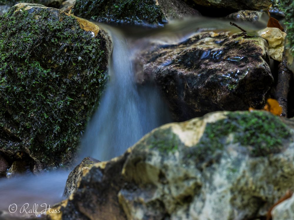 Kleiner Wasserfall