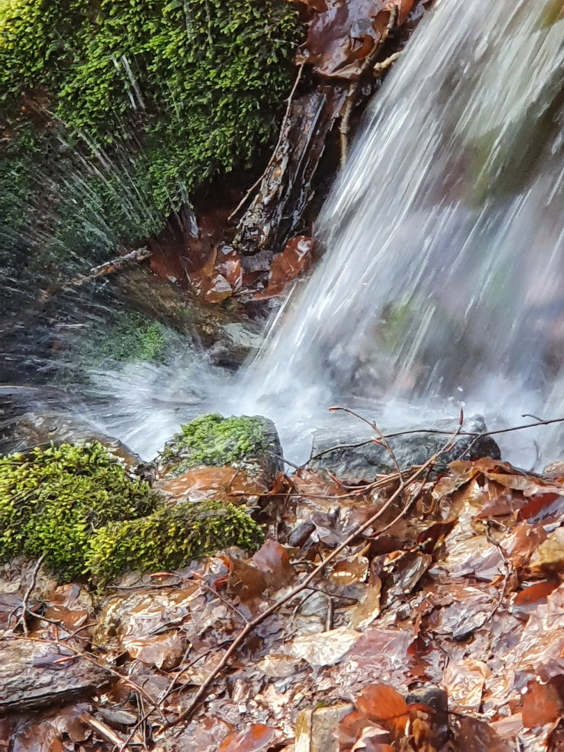 kleiner Wasserfall