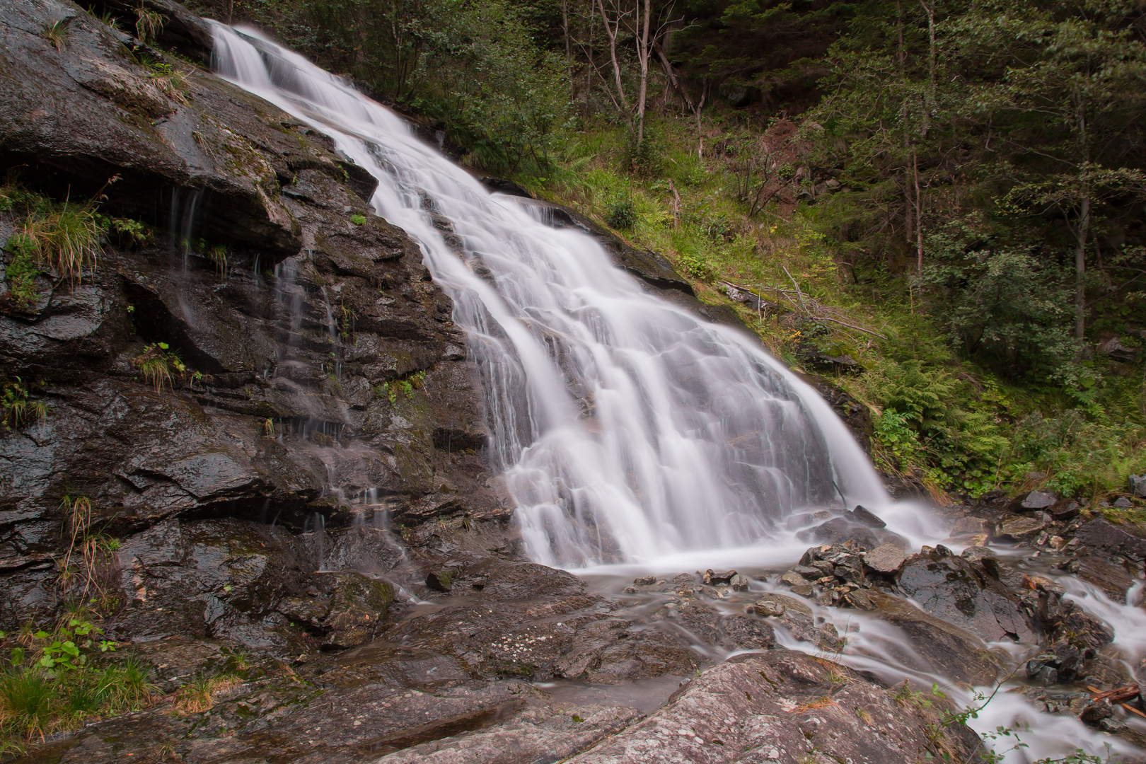 Kleiner Wasserfall