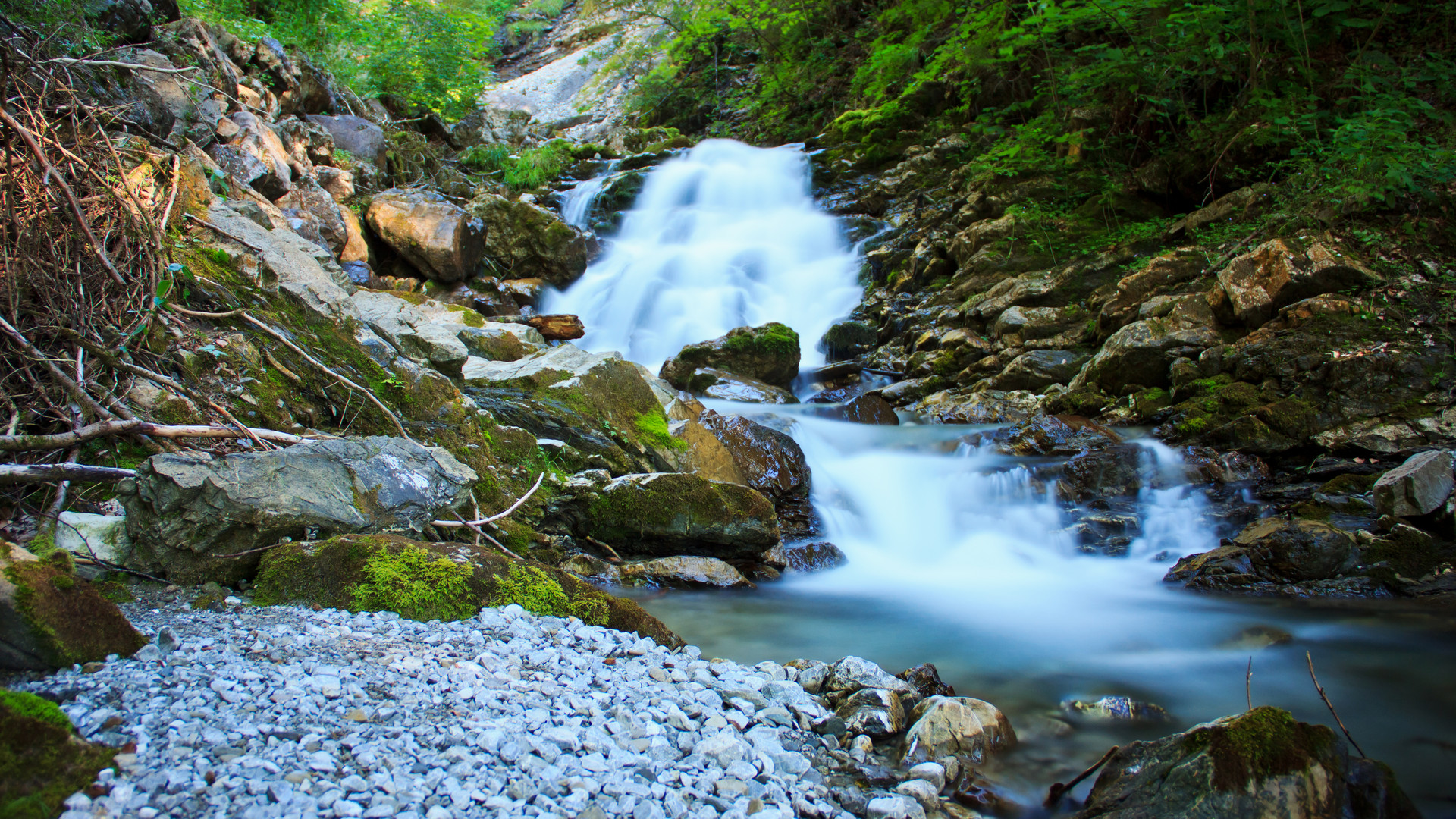 Kleiner Wasserfall