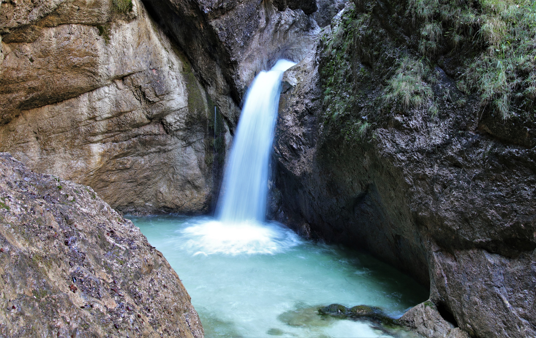 Kleiner Wasserfall