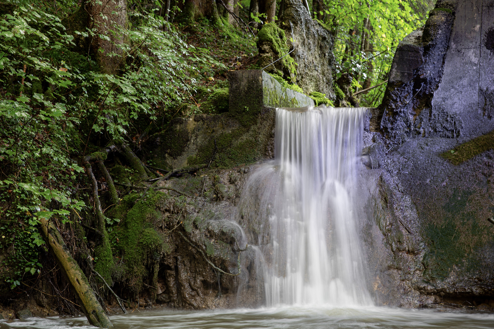 Kleiner Wasserfall 