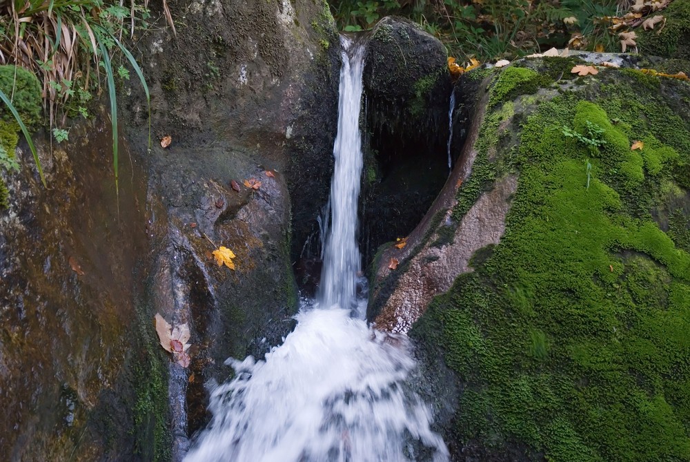 Kleiner Wasserfall