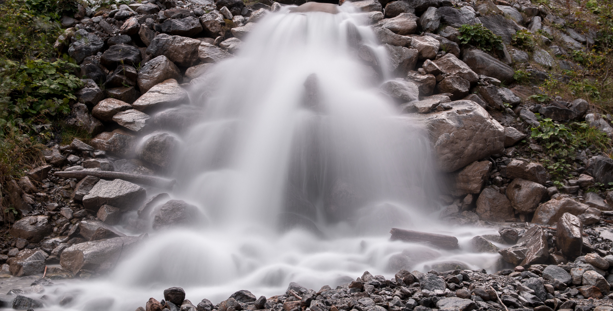 Kleiner Wasserfall