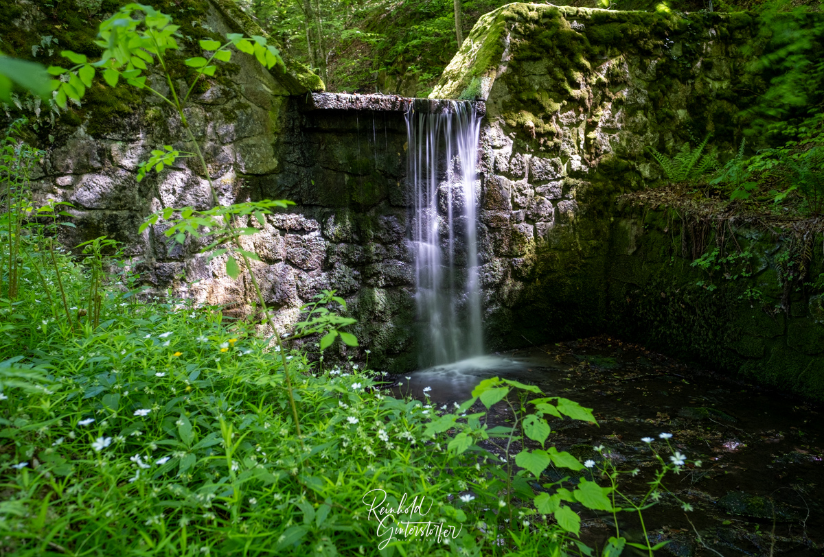 kleiner Wasserfall