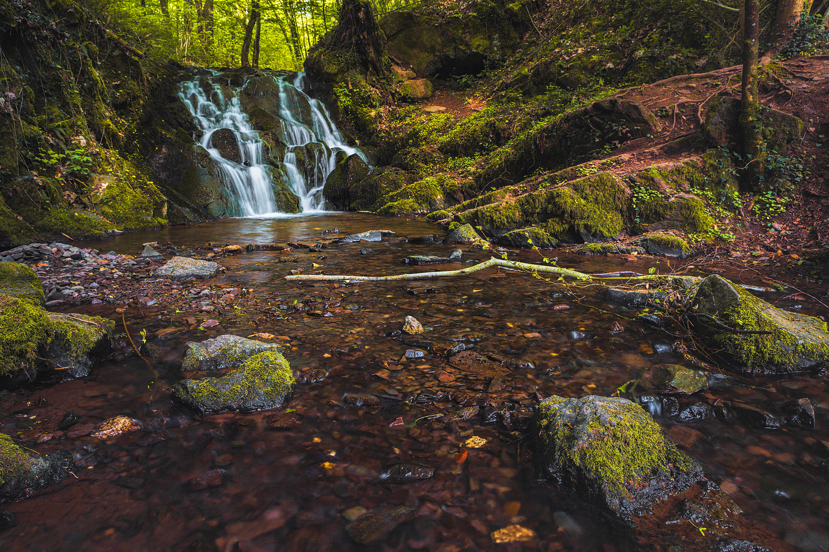 Kleiner Wasserfall am Elbesbach 