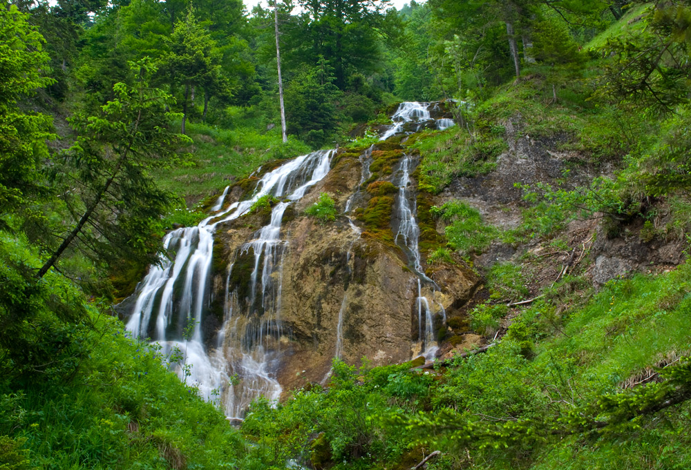 Kleiner Wasserfall am Gschaid