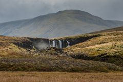 Kleiner Wasserfall am Weg