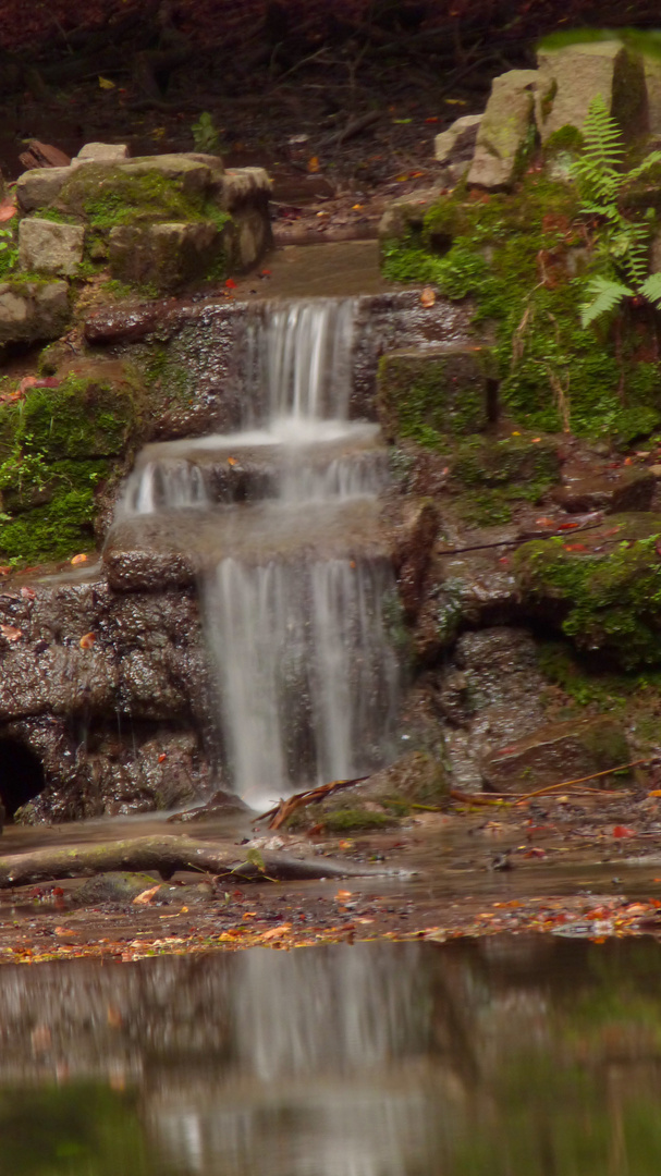 Kleiner Wasserfall