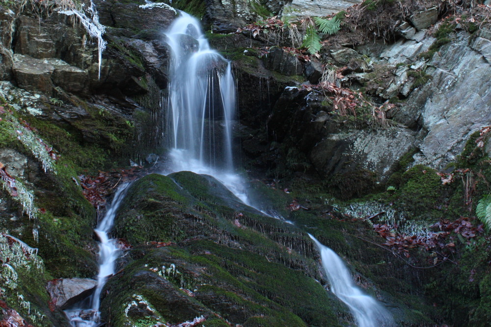 kleiner Wasserfall bei Attendorn