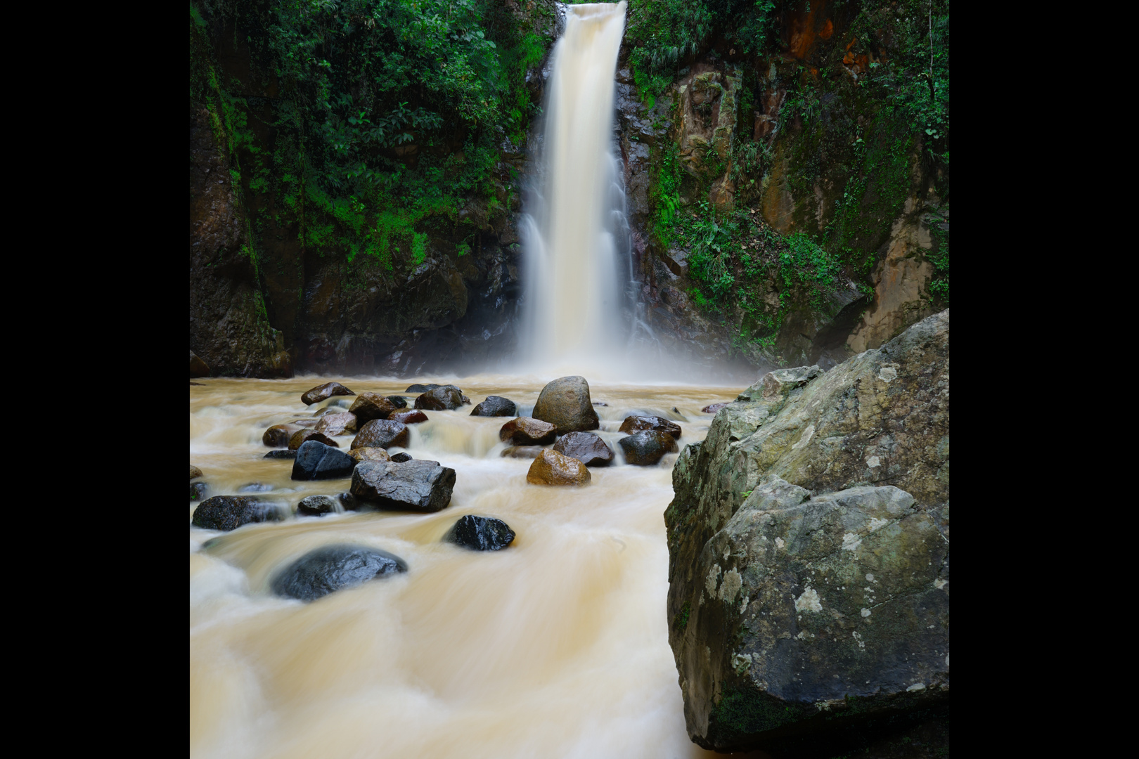 Kleiner Wasserfall 