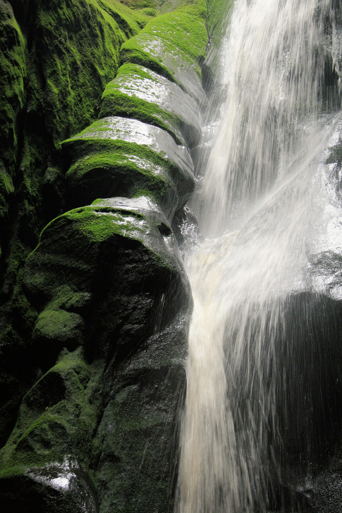 Kleiner Wasserfall