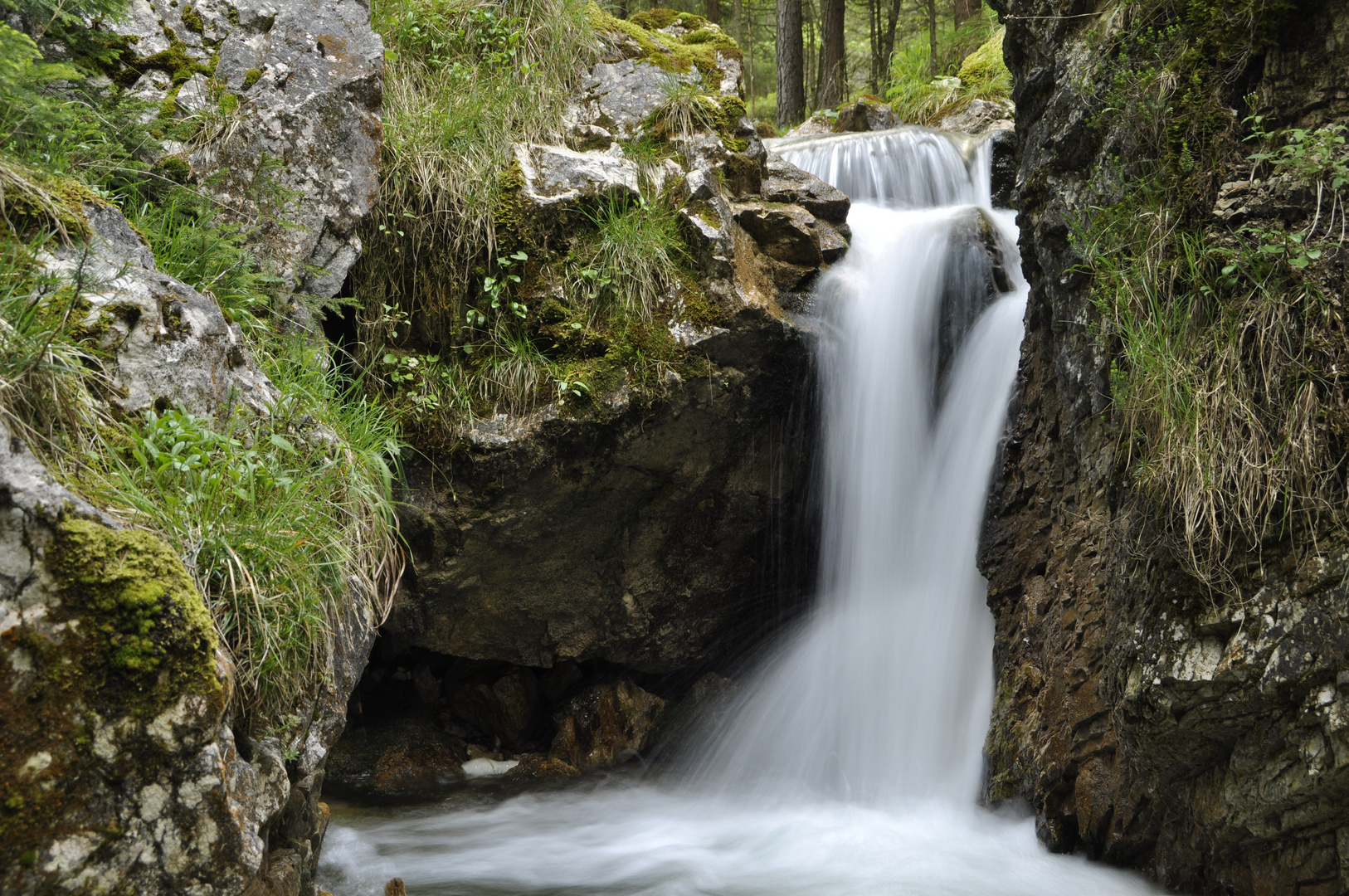 Kleiner Wasserfall