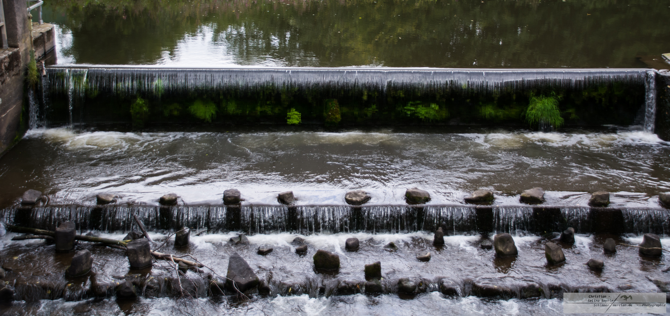 Kleiner Wasserfall