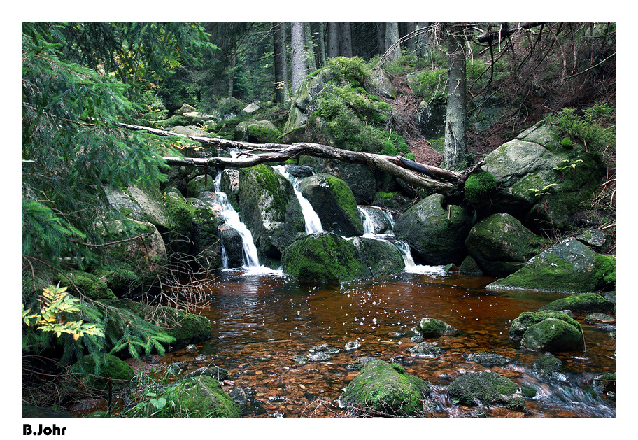 Kleiner Wasserfall