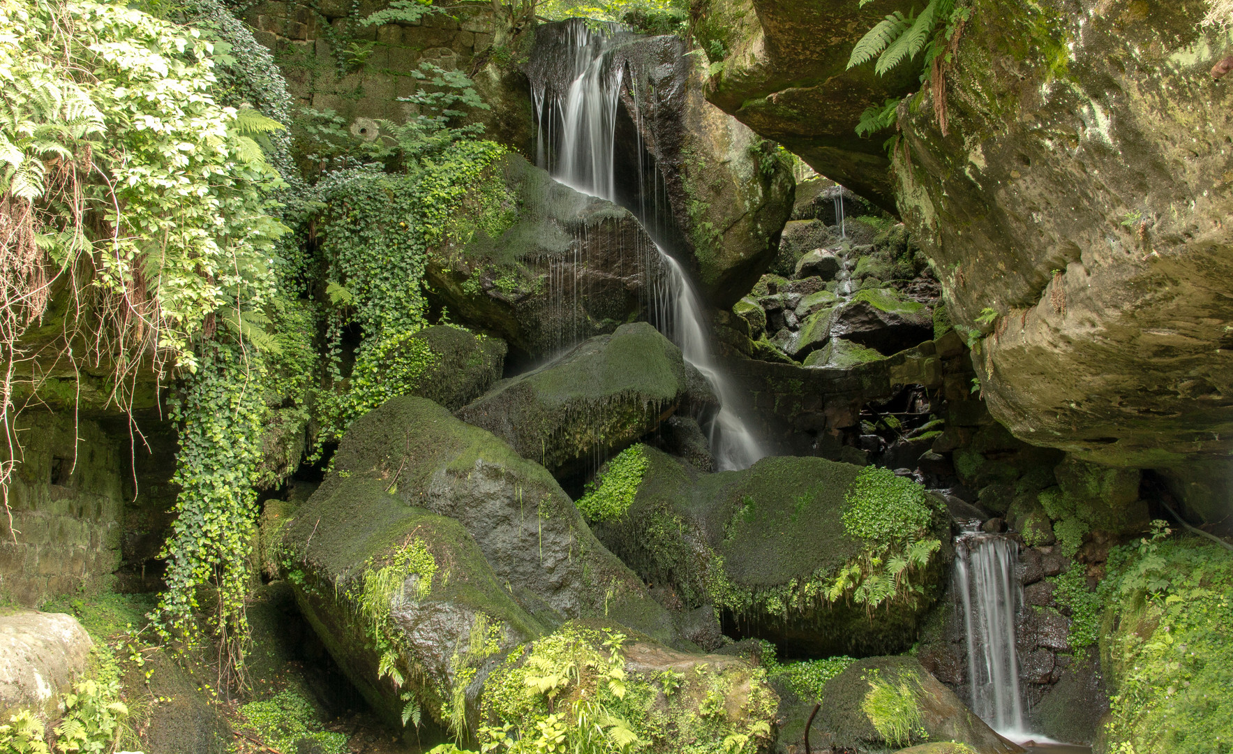 Kleiner Wasserfall