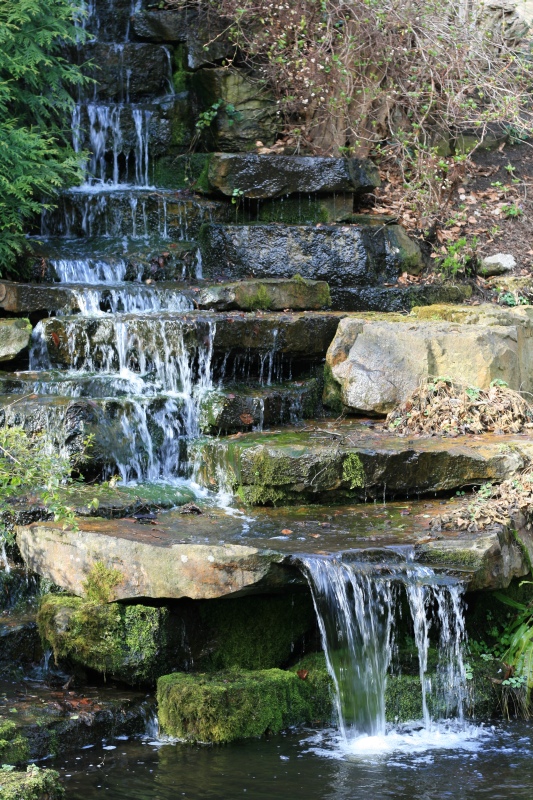 wasserfalle im garten, kleiner wasserfall im botanischen garten foto & bild | landschaft, Design ideen