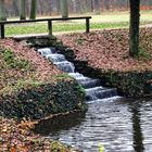 Kleiner Wasserfall im Bürgerpark Hain Bamberg