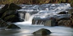 Kleiner Wasserfall im Höllengrund