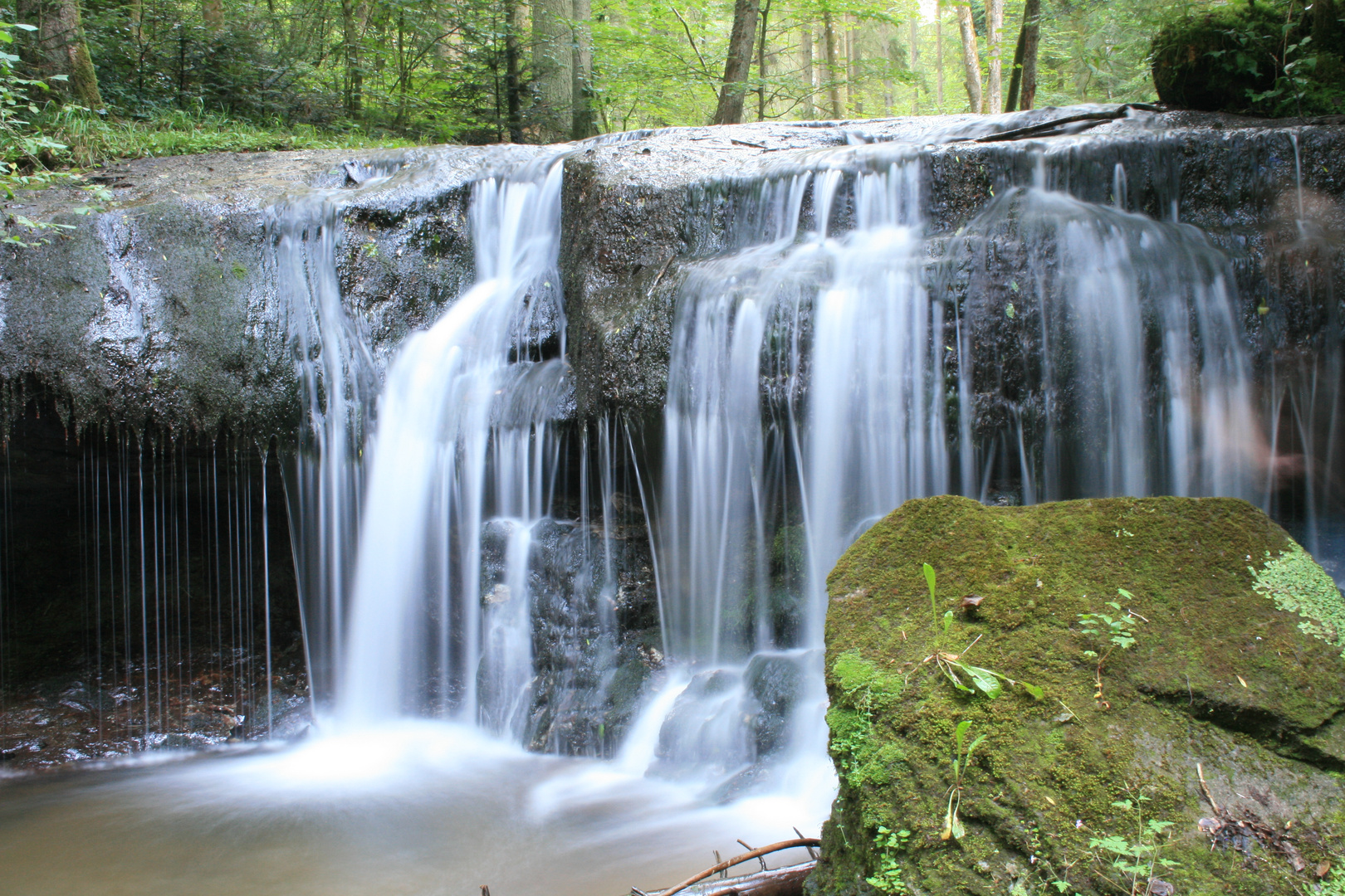 kleiner Wasserfall im Strümpelbachtal