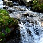 Kleiner Wasserfall im Tal Rabbi in Italien