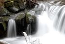 Kleiner Wasserfall im Winter Bild zwei von J. Simon 