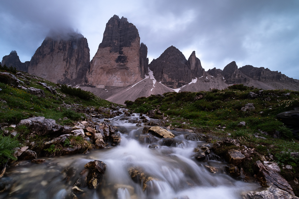 Kleiner Wasserfall in den Dolomiten