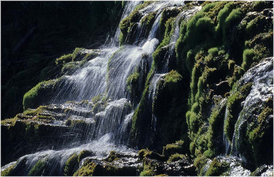 kleiner Wasserfall in den Westfjorden