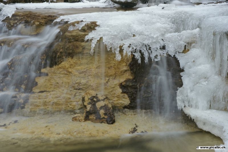 Kleiner Wasserfall in der Nähe von Dübendorf (CH)