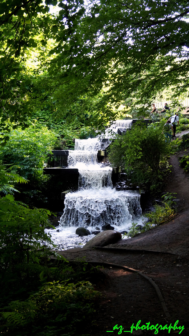 Kleiner "Wasserfall" in Planten un Bloomen, Hamburg :D