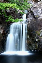 Kleiner Wasserfall in Schottland