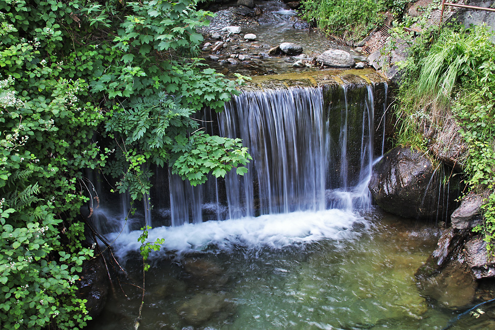 kleiner Wasserfall zur Erfrischung